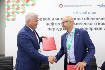 Соглашение подписали гендиректор «Казаньоргсинтеза» Айрат Сафин и врио ректора университета Юрий Казаков.