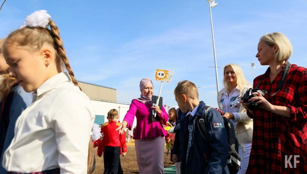 Больше всего вакансий насчитывается для учителей-предметников по математике и русскому языку.