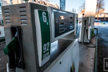 С 1 января акциз на бензин увеличится с 8213 рублей до 12 314 рублей за тонну.