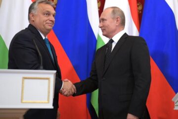 Также он поблагодарил российского лидера за укрепление двусторонних контактов в разных сферах.