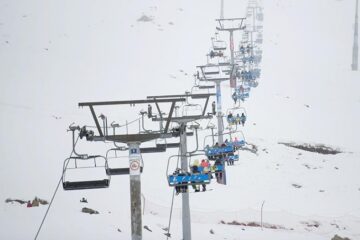 Из-за поломки фуникулера на горнолыжном курорте в Грузии пострадали более десяти человек