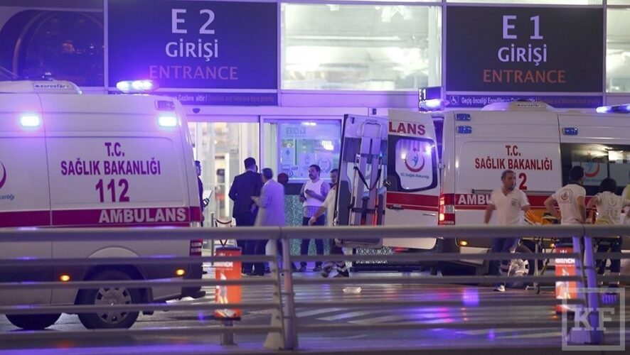15 детей из Набережных Челнов в возрасте от 11 до 12 лет должны были вылететь из аэропорта «Ататюрк» вчера ночью