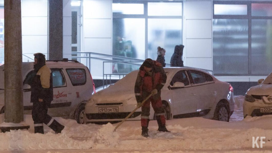 В основном жалуются на жилищно-коммунальные услуги.