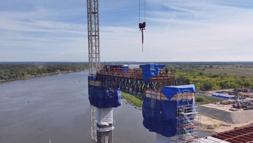 Работники&nbsp;завершили продольную надвижку на правом берегу реки с опережением графика.