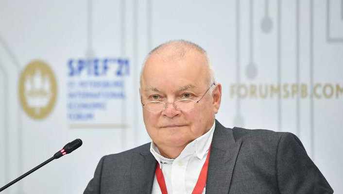 Журналист до сих пор в больнице с коронавирусом.