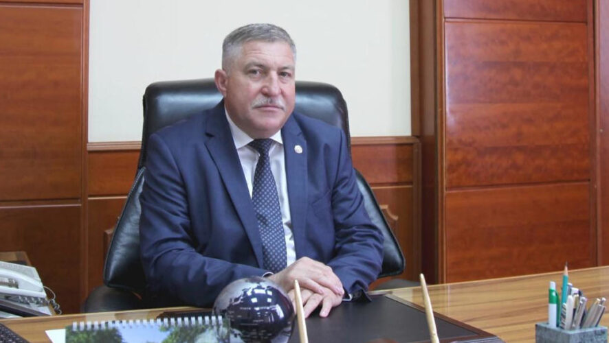 Рягат Хусаинов улучшил позиции.