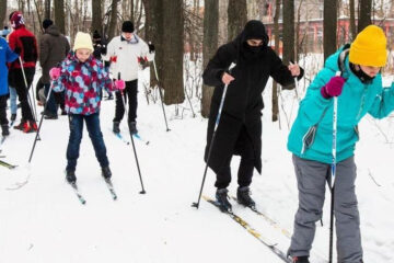 Организаторами акции являются администрация Советского района Казани и Федерация лыжных гонок и биатлона.