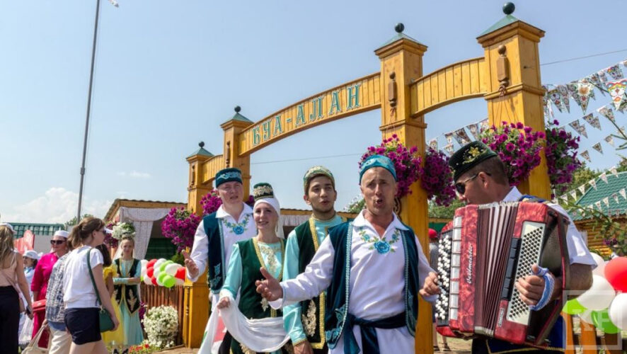 В столице Татарстана отмечали праздник плуга на 4 площадках.