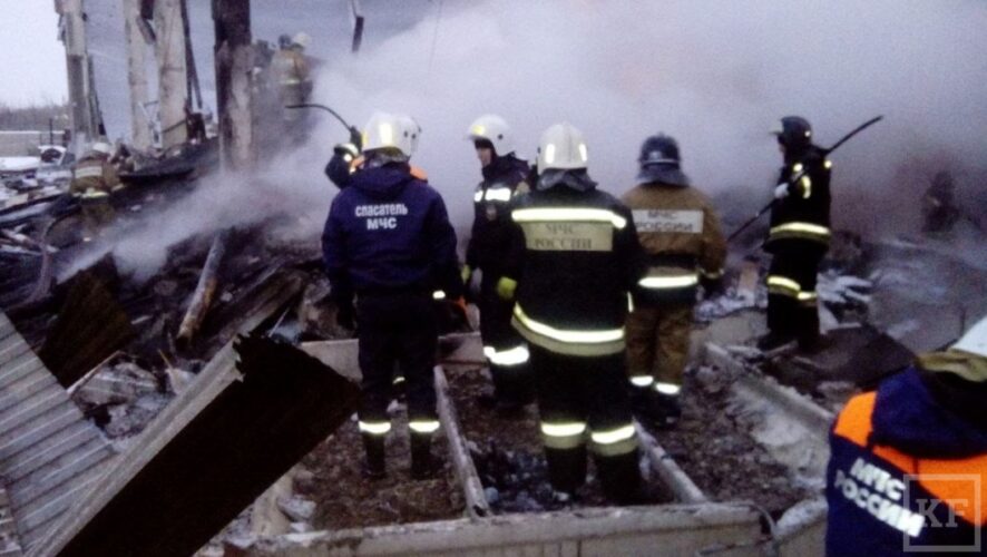 Видео пожара на производственной базе в Нижнекамске