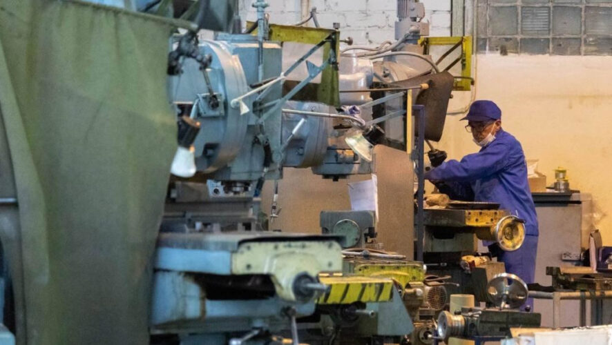 Тем самым создали 6100 рабочих мест на предприятиях.