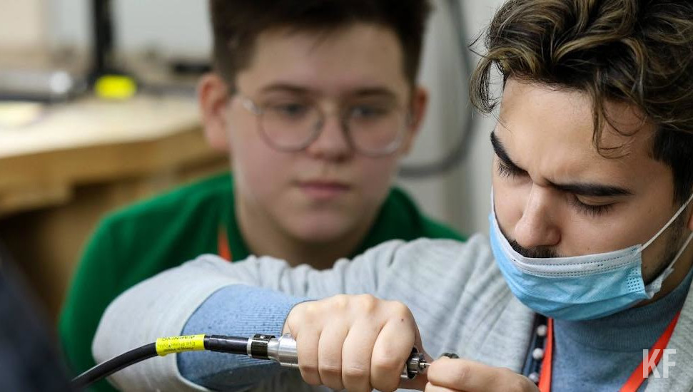 На эти деньги они реализуют свои проекты.