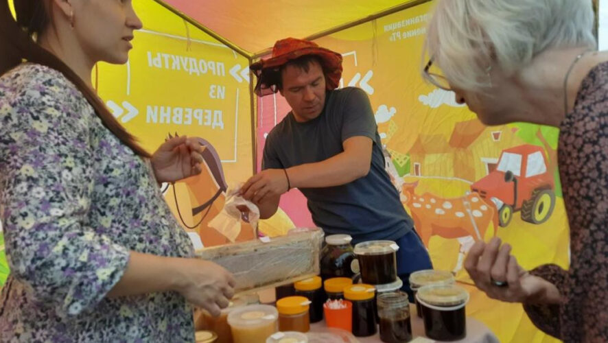 В праздничной программе были и выступления фольклорных коллективов