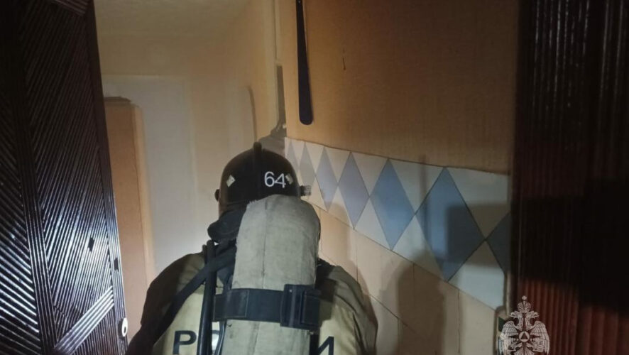 В квартире полыхал матрац.