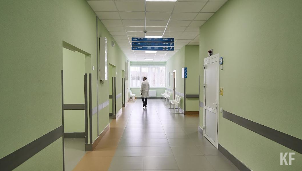 Дебошир приставал к людям в медучреждении.