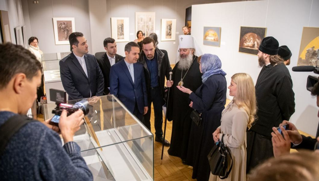 На экспозиции представлены произведения мастеров живописи и графики XVIII-XIX веков из фондов музея