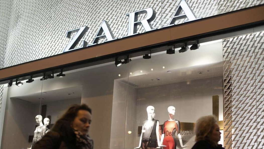 С уходом масс-маркета требовательные модницы не хотят ограничиваться отечественными брендами. Они либо сами ездят на шопинг в другие страны