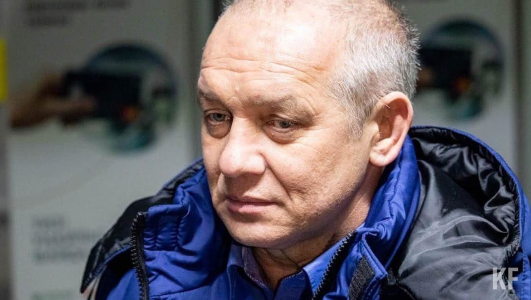 Его отправили под домашний арест.