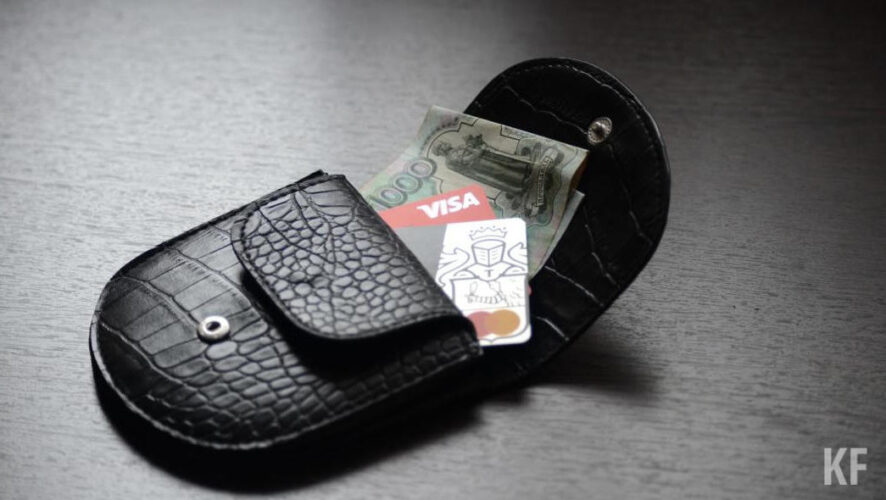 В общей сложности женщина отдала мошенникам 18 тысяч рублей.