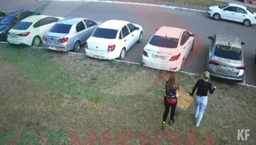 Двух подозреваемых запечатлели камеры наружного наблюдения.