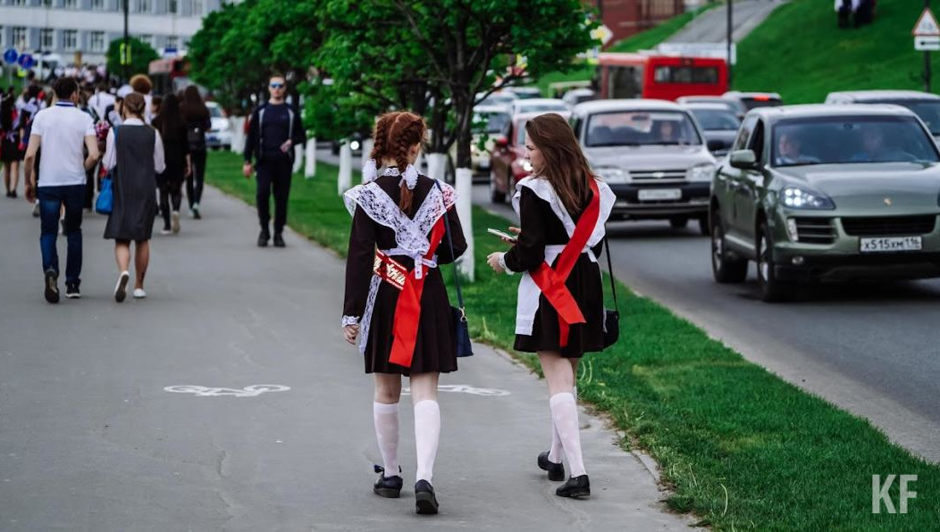 В этом году выпускниками 9-х и 11-х классов столицы стали около 18 тысяч человек.