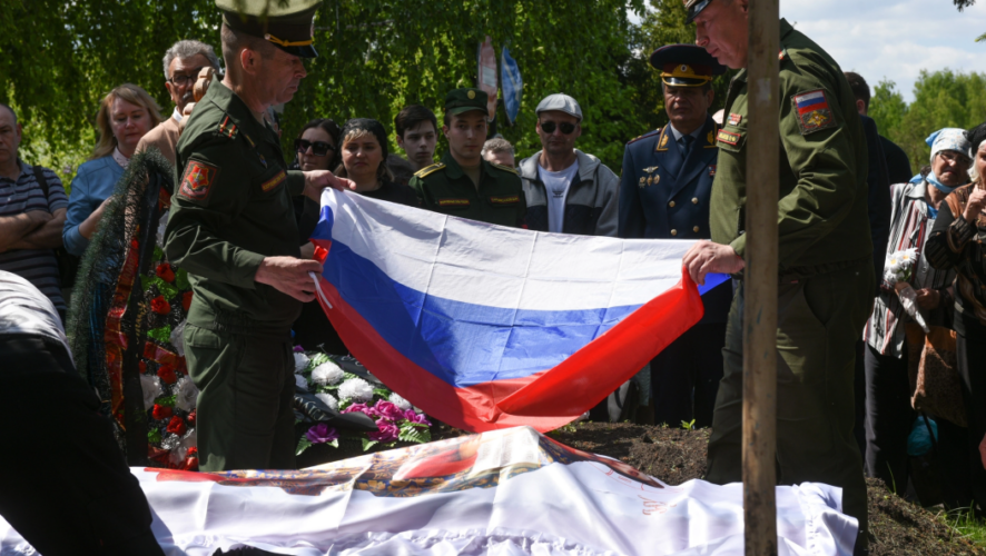 Василия Маковеева проводили в последний путь в автограде.