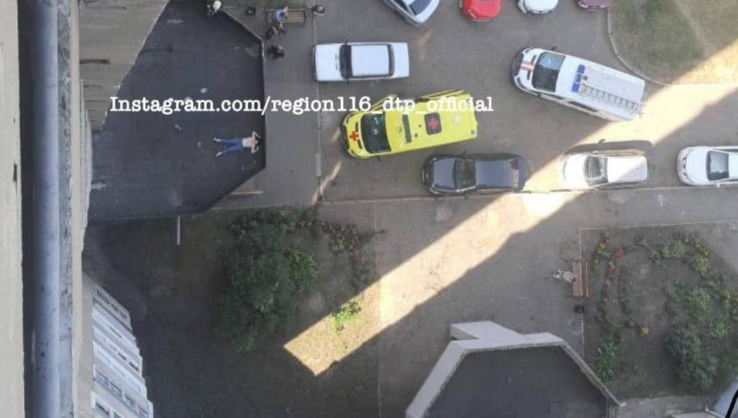 Девушка жила на одном из последних этажей здания