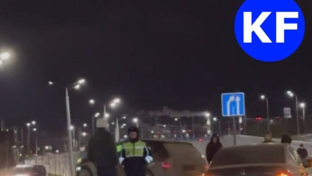 На месте работают сотрудники ДПС.