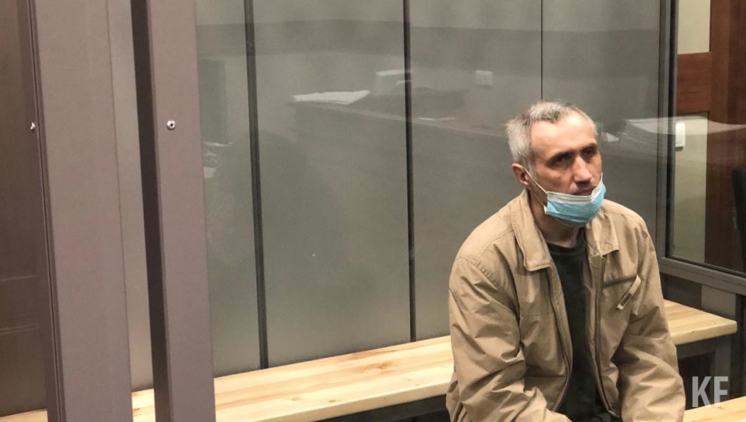 Об этом он заявил до начала заседания об избрании меры пресечения.