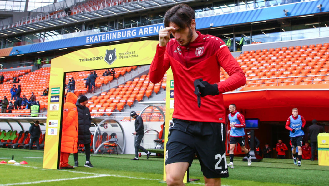 Спортивный директор английской команды общался с агентом футболиста.