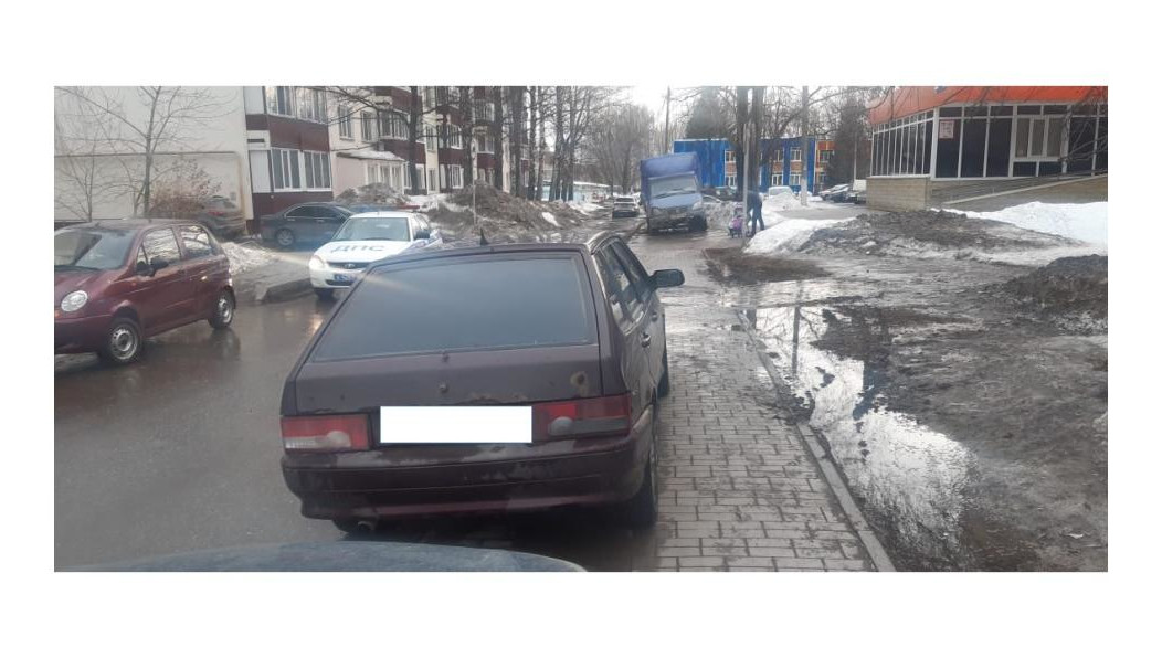 Штраф за такую парковку - 1000 рублей.