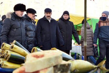 Премьер-министр Татарстана ознакомился с ассортиментом продукции и ценами на товары.