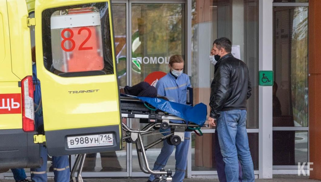 Пожилого мужчину Челнов госпитализировали в состоянии травматического шока.