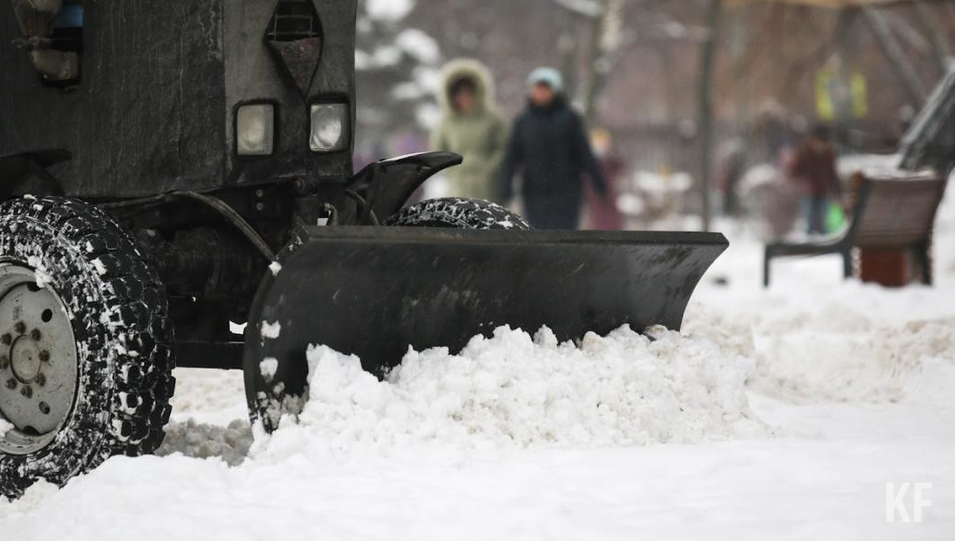 Для горожан также работают горячие линии по уборке снега.