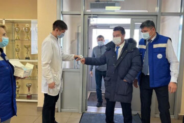 Министр здравоохранения Татарстана посетил детскую поликлинику в Казани.