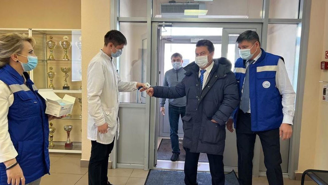 Министр здравоохранения Татарстана посетил детскую поликлинику в Казани.