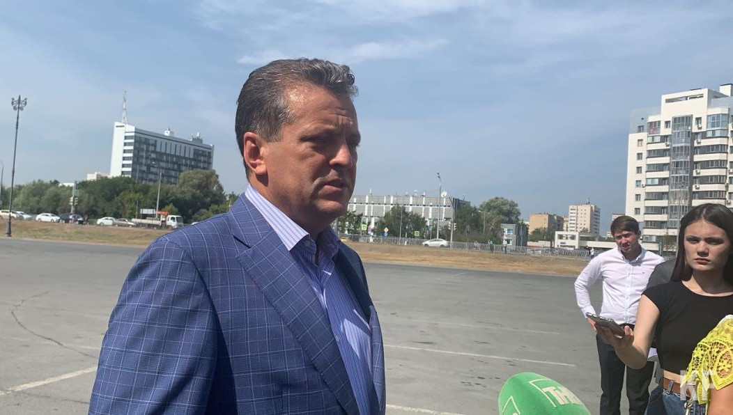 Мэр столицы пообещал подумать над решением проблемы душных салонов.