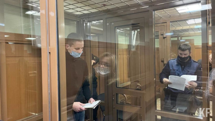 Суд приступил к рассмотрению видеопротоколов по делу об убитом в Бугульме водителе. Обвиняемые