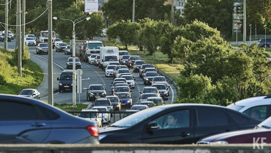 Девушка отметила 18-летие 8 марта.