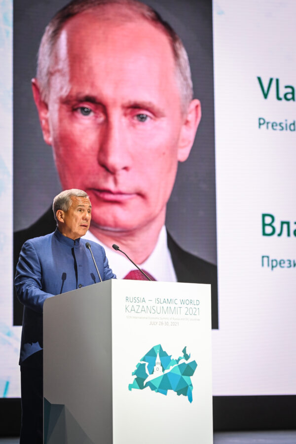 что глобальные корпорации находятся на границе мирового формирования новых правил. Важно