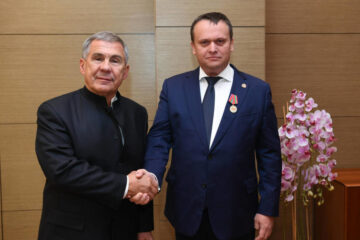Президент республики встретился с губернатором Новгородской области Андреем Никитиным.