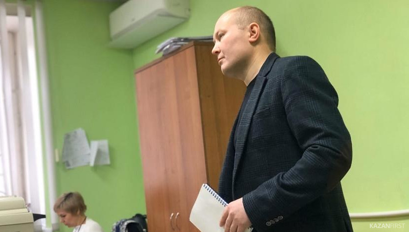 Экс-руководителю Управления образования Казани продлили меру пресечения.