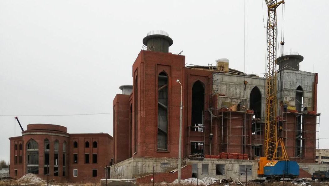 Закладка символичного камня под возведение объекта состоялась еще в 1992 году.