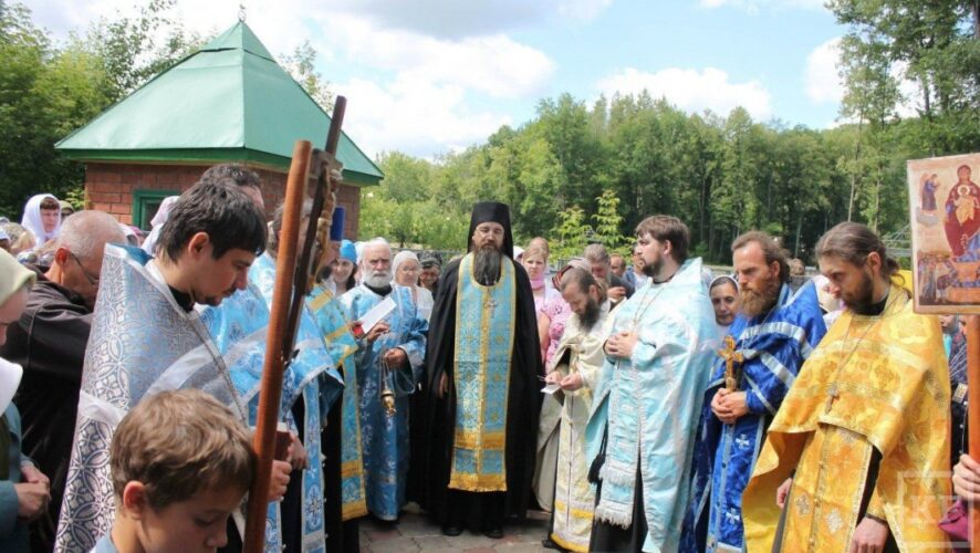 Сегодня начался трехдневный крестный ход к иконе «Живоносный источник» из поселка Алексеевское в Билярск