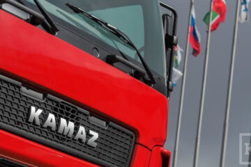 Гендиректор «КАМАЗа» провел тест-драйв первой модели из линейки продукции компании.