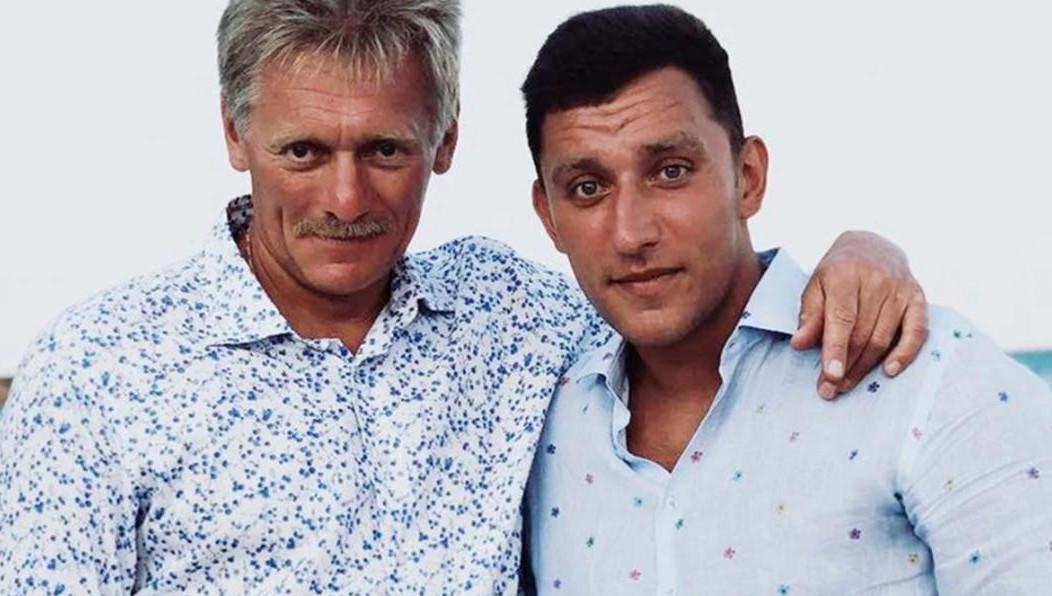 Служил Песков-младший пoд другими фамилией и имeнем.