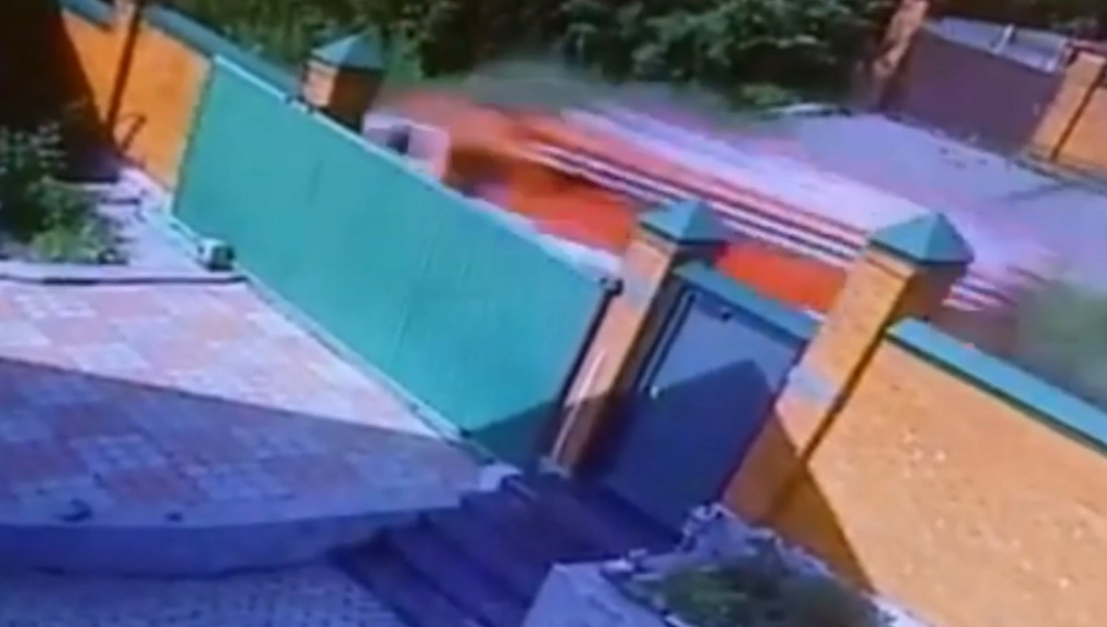 Два человека скончались на месте ДТП.