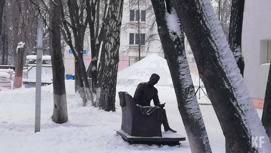 Жалоб на скульптуру детскому омбудсмену не поступало.