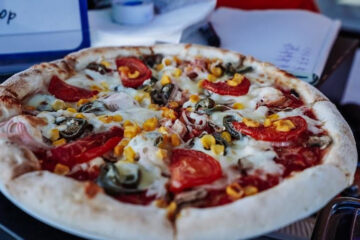 В топ любимых пиццерий вошли TOTO'spizza и NapoliPizza.