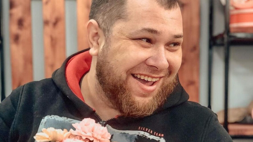 Мужчина находится в тяжелом состоянии.