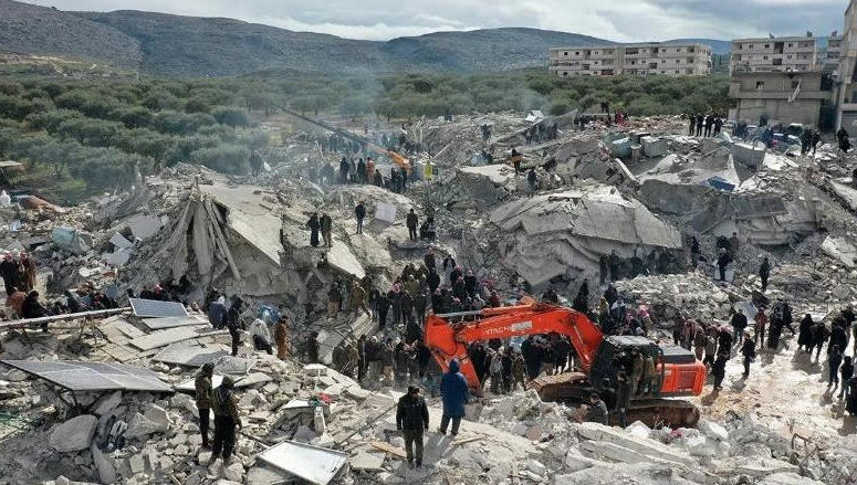 Семья поехала в Турцию к родственникам.